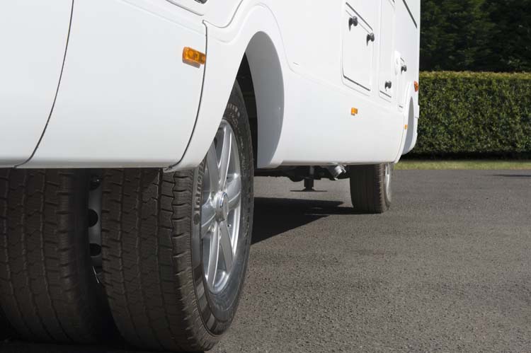 camping-car-liner-de-luxe-le-voyageur-carrosserie camping-car-liner-de-luxe-le-voyageur-carrosserie