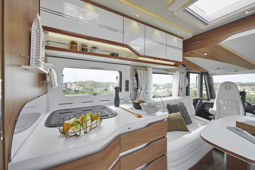 cuisine-camping-car-haut-de-gamme-le-voyageur85cf cuisine-camping-car-haut-de-gamme-le-voyageur85cf